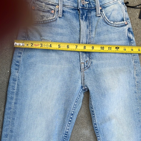NWT MOTHER High Waisted Rider Skimp Jeans in The Confession - Picture 13 of 15